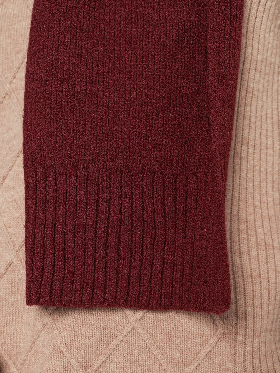 Шапка и шарф бордового цвета в подарочной упаковке